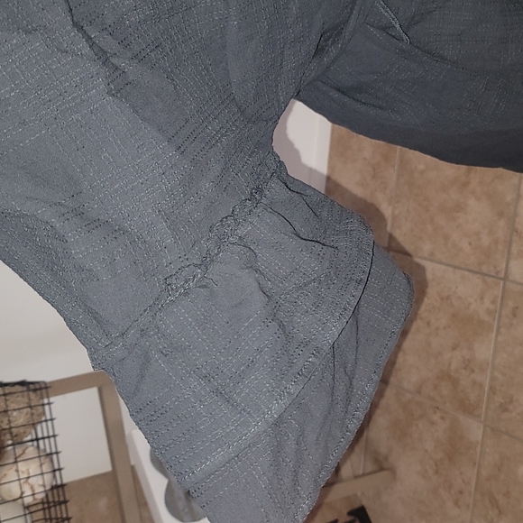 Black dress lined w tie and flow on sleeves - Picture 3 of 8